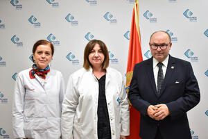Ambasada Poljske donira Kliničkom centru stomatološku opremu