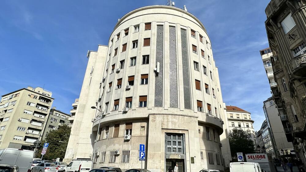 Zadnja strana zgrade Tanjuga