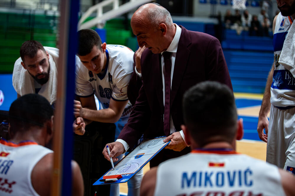 Pavićević na današnjem meču, Foto: Cibona/Ivana Dergez