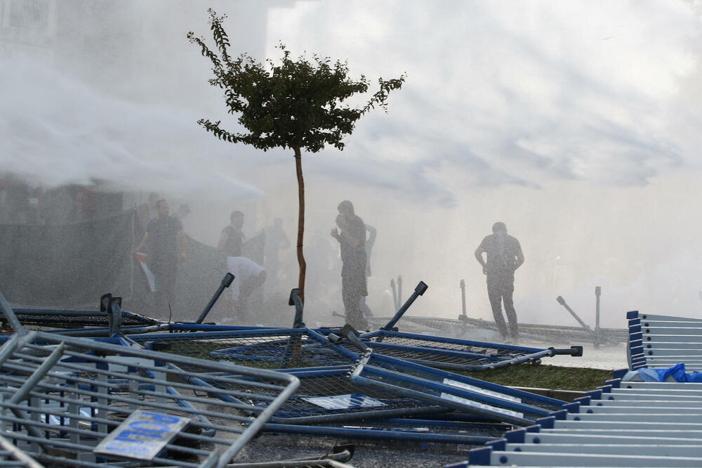 <p>Demonstracije ispred vazduhoplovne baze Indžirlik, na jugoistoku zemlje, organizovala je turska nevladina organizacija Fondacija za humanitarnu pomoć</p>