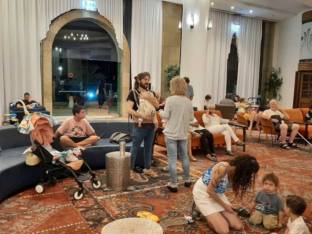 Izraelci iz kibuca Magen u hotelu na Mrtvom moru