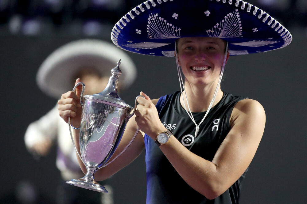 Sfjontek sa peharom iz Kankuna, Foto: Reuters