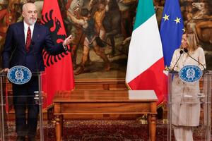 Meloni: Italija će graditi migrantske centre u Albaniji