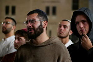 Porodice okupljene ispred Zida plača u Jerusalimu pozvale na...