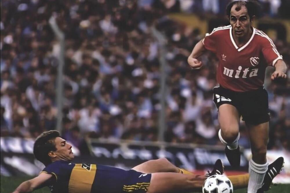 Najbolji fudbaler u istoriji Independijentea Boćini na meču sa Bokom, Foto: Club Atlético Independiente
