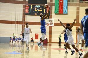 Mornar vodio 12 razlike, pa izgubio od Sabaha