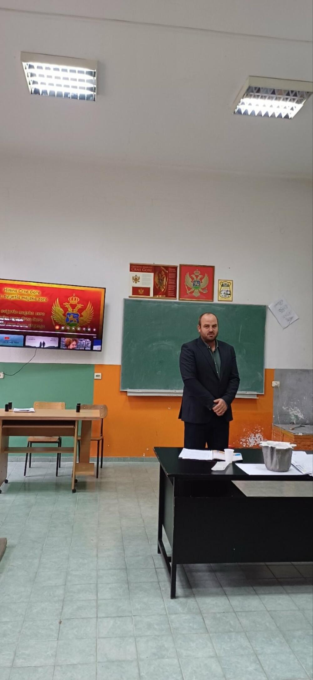 <p>U školi se nadaju da će sledeći rođendan i veliki jubilej, proslaviti u novom ruhu</p>