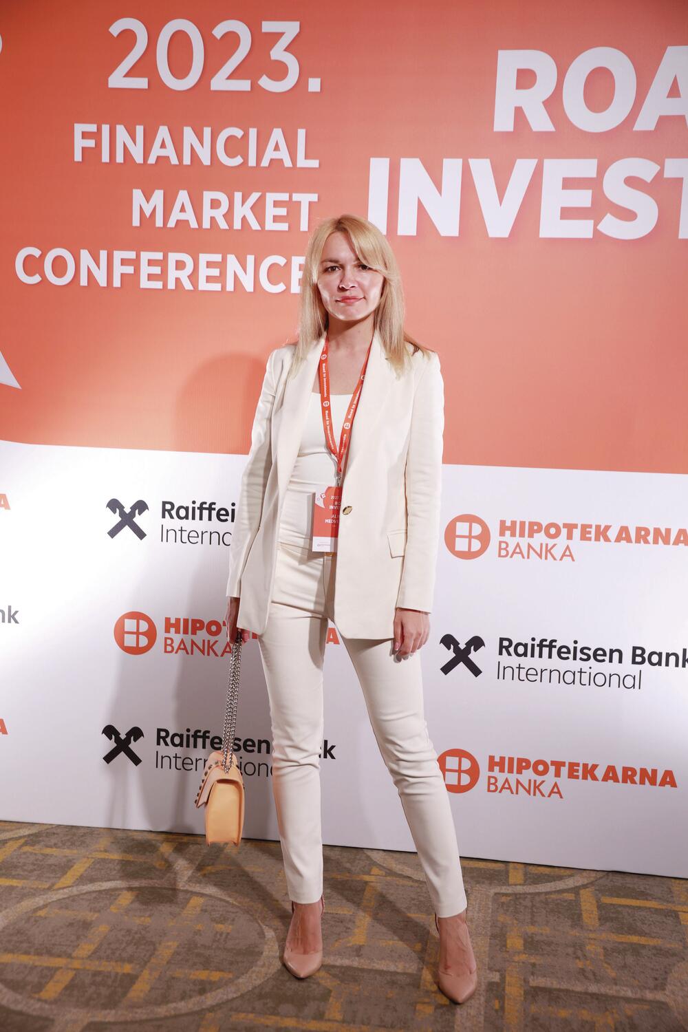 Alina Medvedeva - direktorka finansija