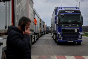 Više od 20.000 kamiona blokirano na granici Ukrajine i Poljske...