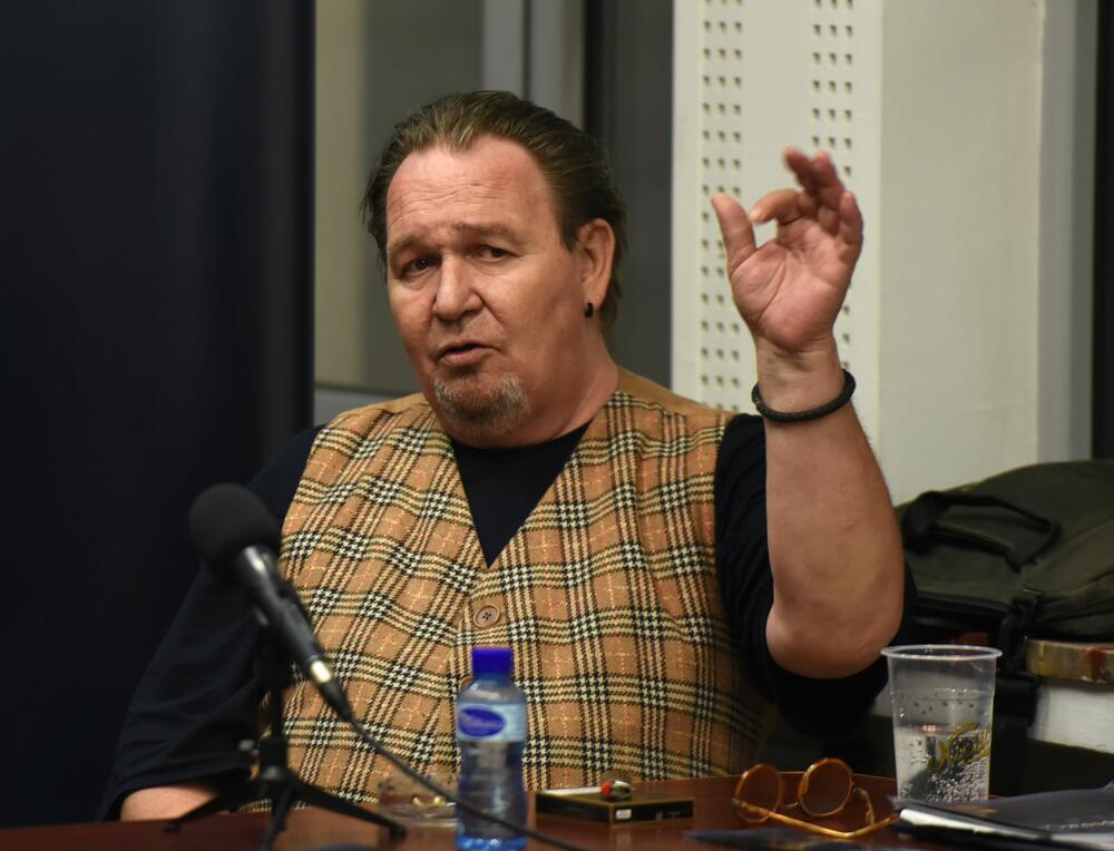 <p>Na sceni Nikšićkog pozorišta, u okviru Međunarodnog festivala glumca, izvedena predstava "Ćelava pjevačica"</p>