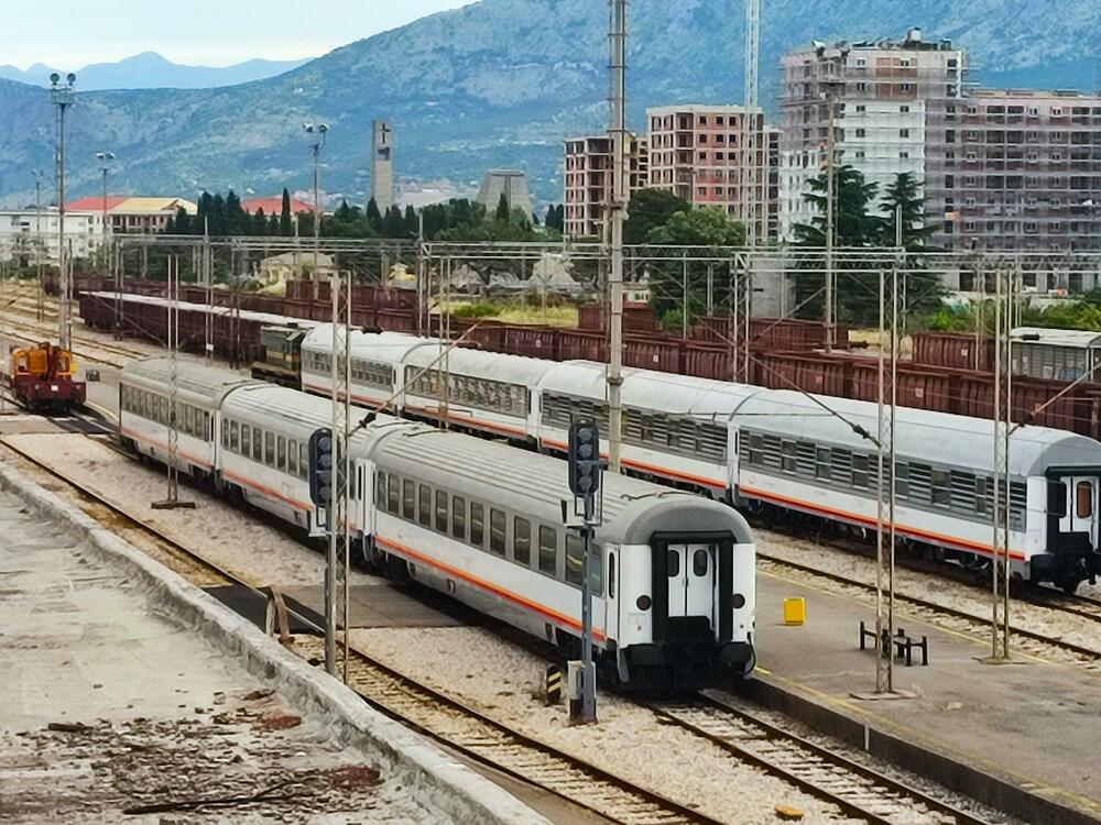 Željeznički prevoz Crne Gore