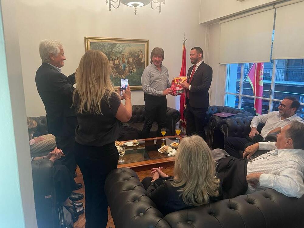 <p>Direktor Uprave za saradnju sa dijasporom-iseljenicima u radnoj posjeti, između ostalog predstavljene ekonomske mogućnosti za saradnju između dvije države</p>