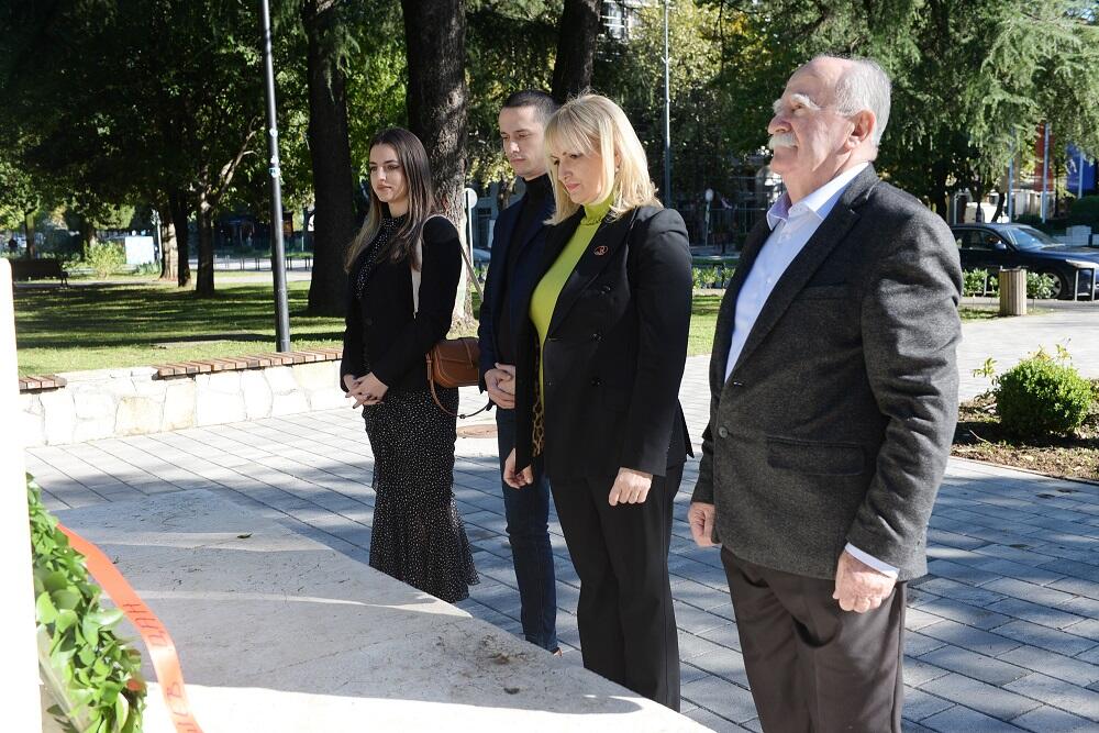 <p>Delegaciju su činili predsjednica Skupštine Jelena Borovinić Bojović, odbornici Nemanja Baošić, Miloš Mašković, Mitar Vuković i odbornica Sara Đurišić</p>