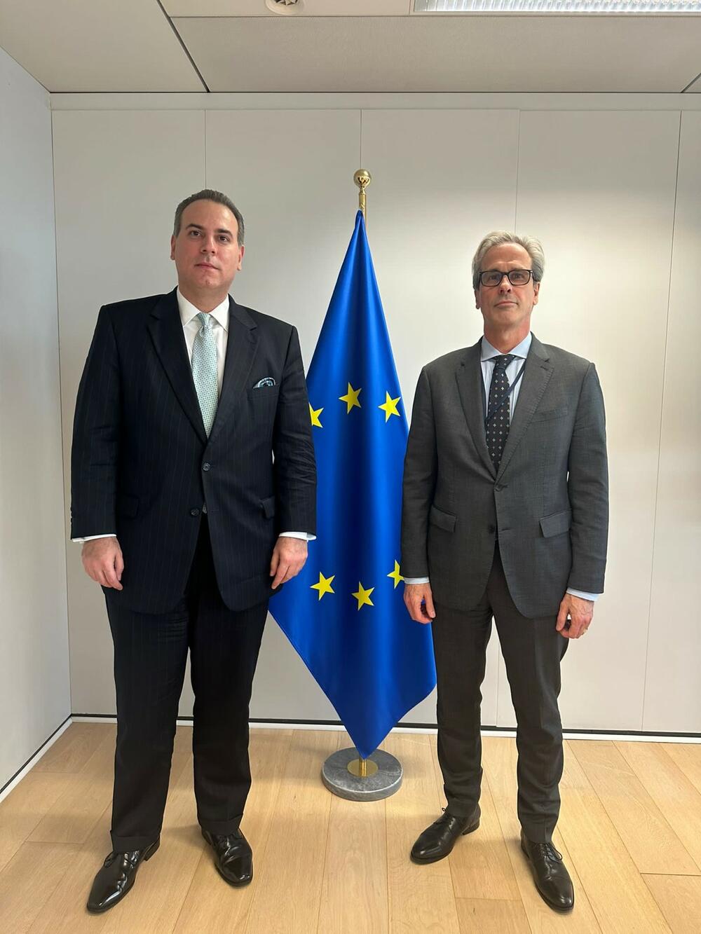 <p>"Crna Gora pozdravlja nedavno usvojeni paket proširenja 2023. godine od strane Evropske komisije, koji će poslužiti novoj Vladi kao plan za sprovođenje reformi u vezi sa pristupanjem EU u narednoj godini", rekao je Ivanović</p>