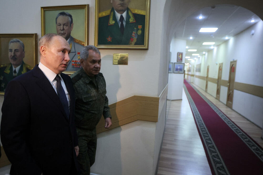 Putin sa ministrom odbrane Sergejem Šojguom, Foto: Rojters