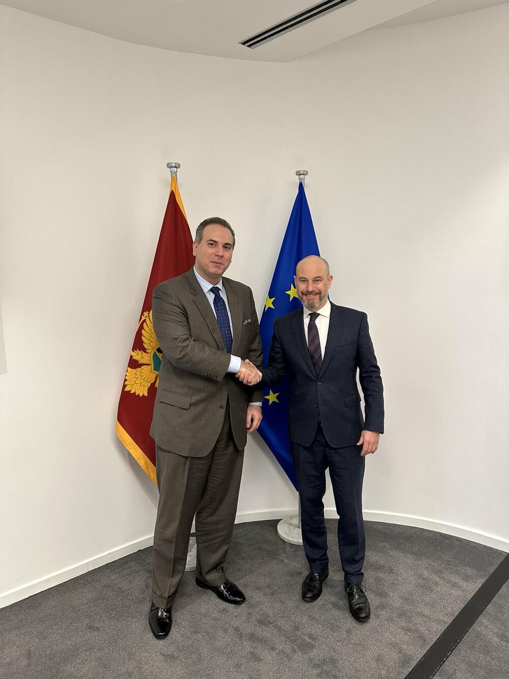 <p>On je rekao da postoji optimizam i riješenost u Crnoj Gori da se imenovanja u pravosuđu dese do kraja godine u parlamentu</p>