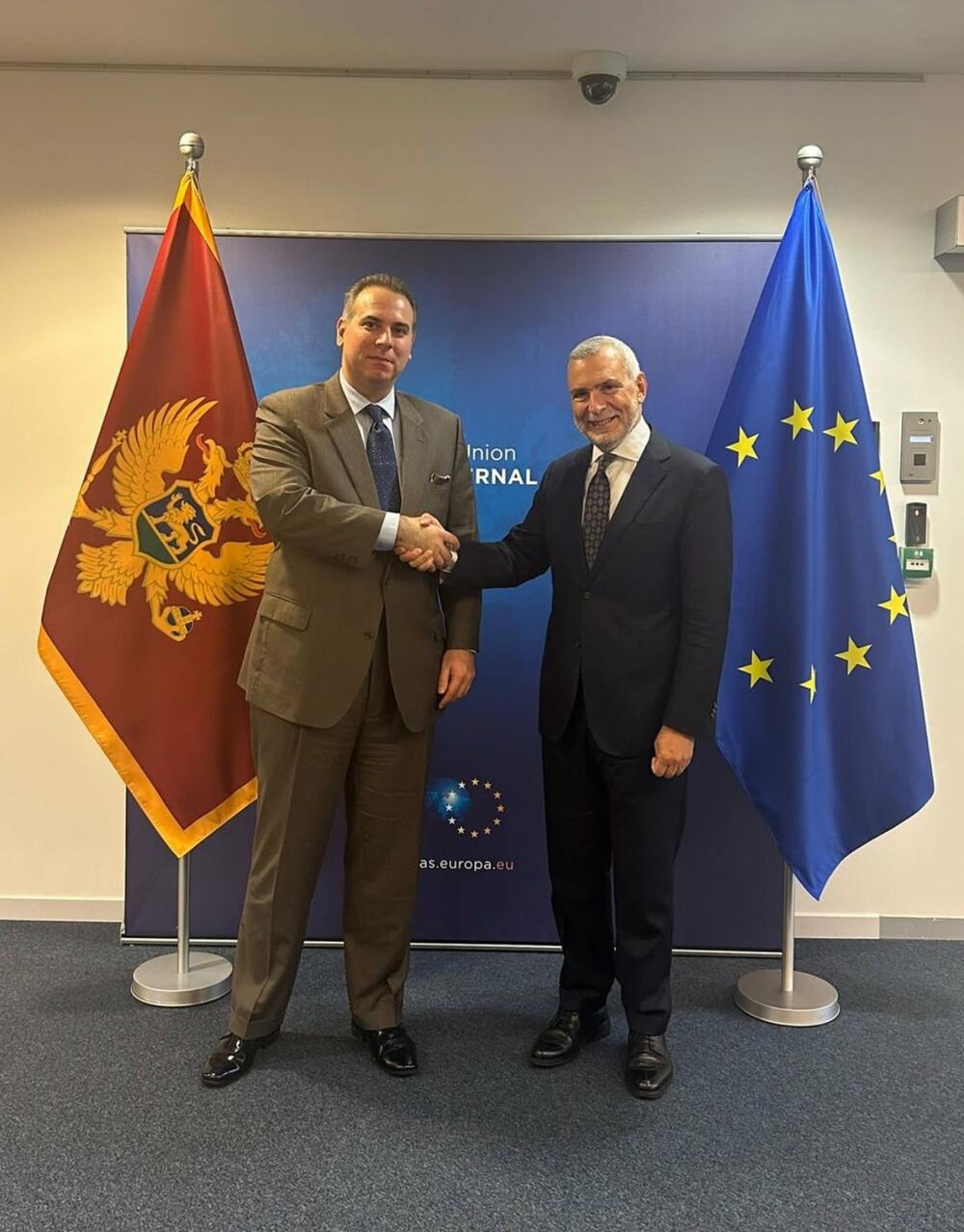 <p>On je rekao da postoji optimizam i riješenost u Crnoj Gori da se imenovanja u pravosuđu dese do kraja godine u parlamentu</p>