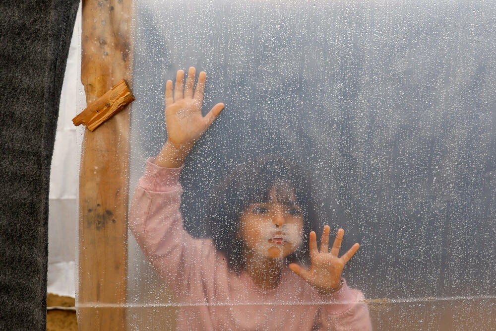 Raseljena palestinska djevojčica u šatorskom kampu u Kan Junisu