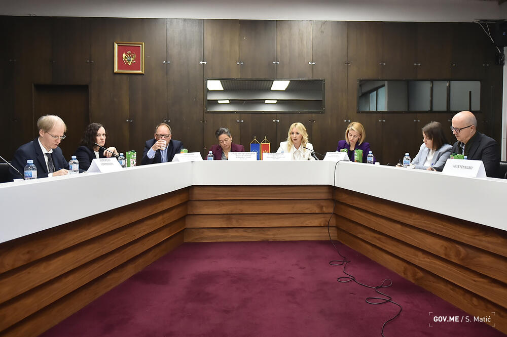 Sa sastanka, Foto: Flickr.com/VladaCrne Gore