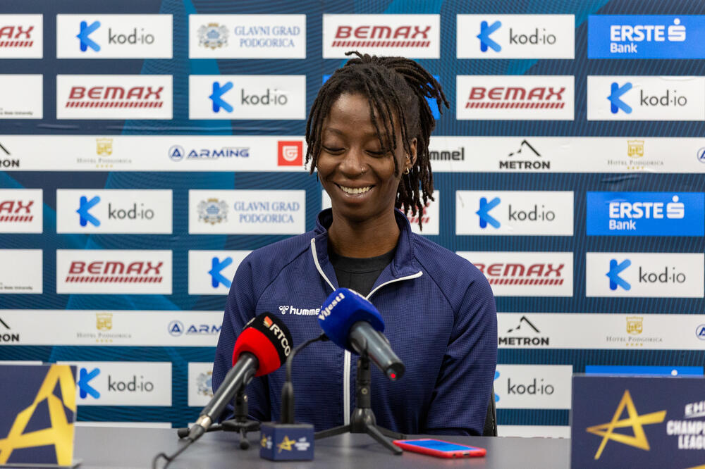 Atingre na današnjem presu, Foto: Luka Stanković/ŽRK Budućnost