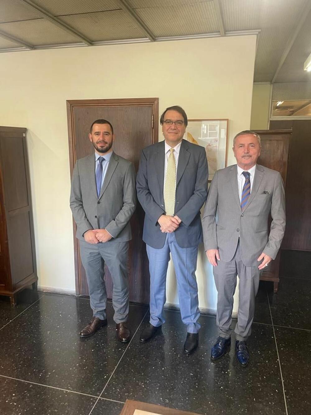 <p>Direktor Uprave za saradnju sa dijasporom-iseljenicima u službenoj posjeti Latinskoj Americi</p>