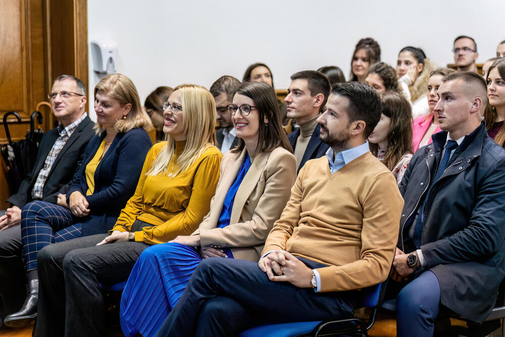 <p>"Obrazovanje mora postati stub razvoja Crne Gore", kazao je Milatović</p>