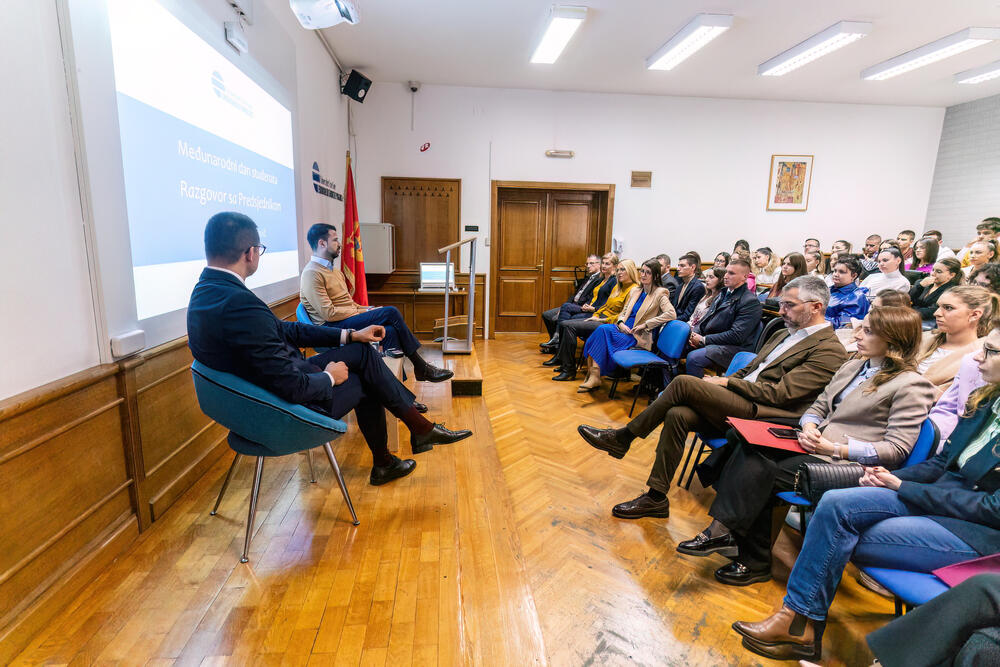 <p>"Obrazovanje mora postati stub razvoja Crne Gore", kazao je Milatović</p>