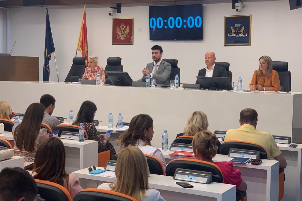 Sa jedne od ranijih sjednica SO Budva, Foto: Vuk Lajović