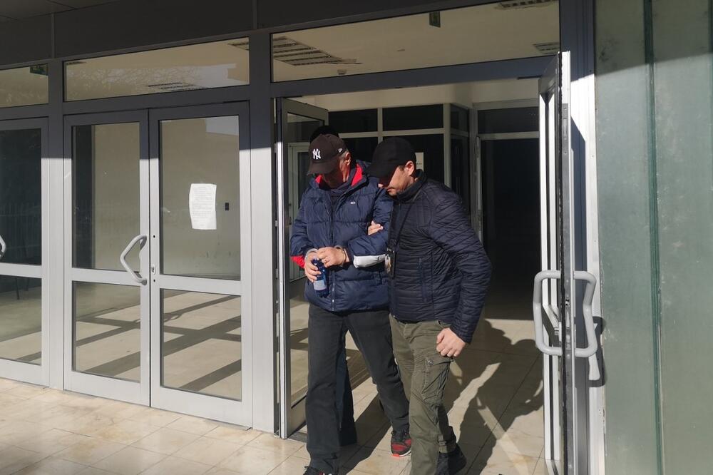 Jedno od ranijih privođenja Stojanovića, Foto: Balša Rudović