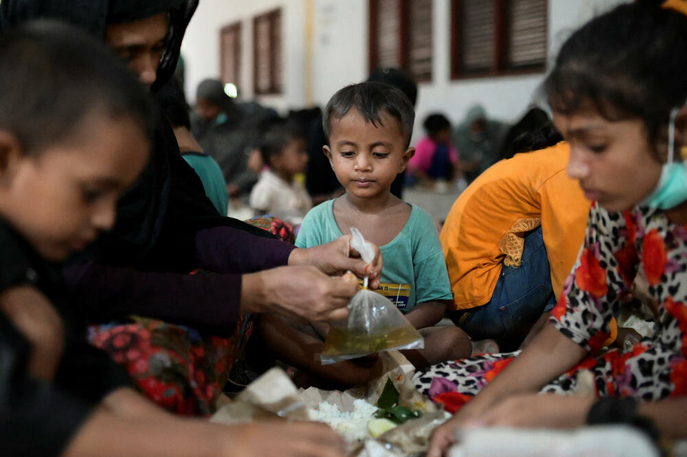 <p>Prema Agenciji UN za izbjeglice (UNHCR), više od 2.000 Rohindža, od kojih su mnogi izbjeglice u Bangladešu, uputilo se ka Indoneziji ili Maleziji 2022. godine. Oko 200 ih je poginulo ili se vodi kao nestalo</p>