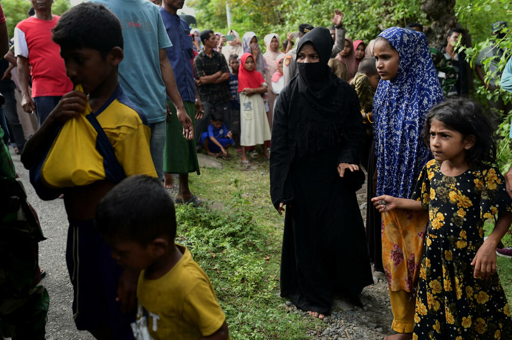 <p>Prema Agenciji UN za izbjeglice (UNHCR), više od 2.000 Rohindža, od kojih su mnogi izbjeglice u Bangladešu, uputilo se ka Indoneziji ili Maleziji 2022. godine. Oko 200 ih je poginulo ili se vodi kao nestalo</p>