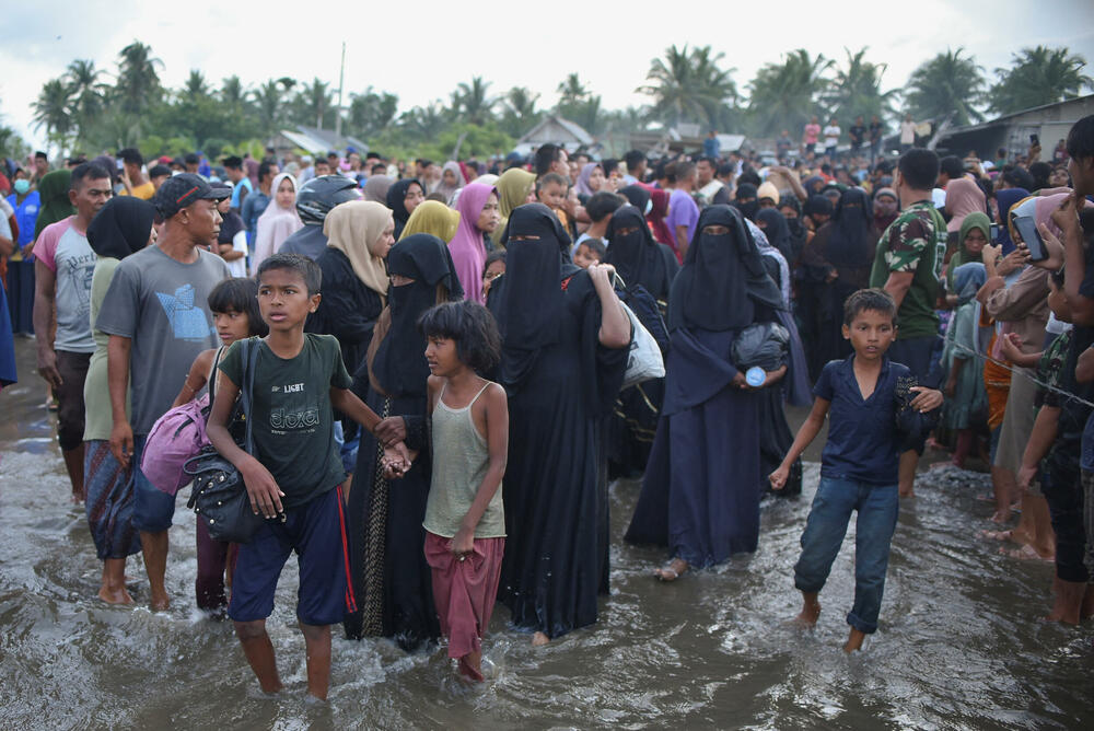 <p>Prema Agenciji UN za izbjeglice (UNHCR), više od 2.000 Rohindža, od kojih su mnogi izbjeglice u Bangladešu, uputilo se ka Indoneziji ili Maleziji 2022. godine. Oko 200 ih je poginulo ili se vodi kao nestalo</p>