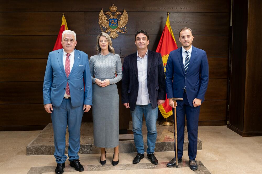 Poslanici GP URA i predstavnici SSCG, Foto: GP URA