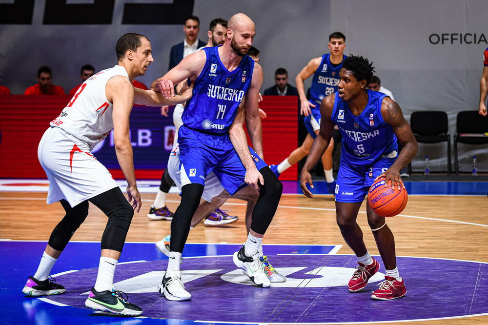 Savić (Vojvodina) sa Spasojevićem i Brejsijem (Sutjeska), Foto: ABA Liga/Dragana Stjepanović