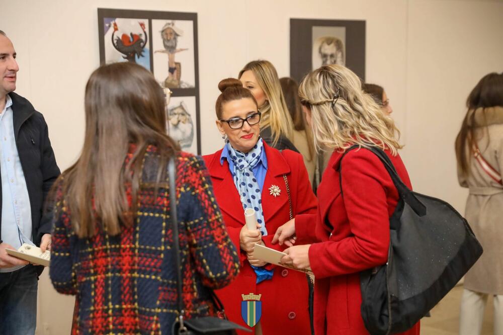 <p>Rukovoditeljka Zavičajnog muzeja Bar i istoričarka umjetnosti Anastazija Miranović rekla je da će se Opština Bar odužiti Toškoviću postavljanjem spomen obilježja koji će biti postavljeno u blizini Šetališta kralja Nikole</p>