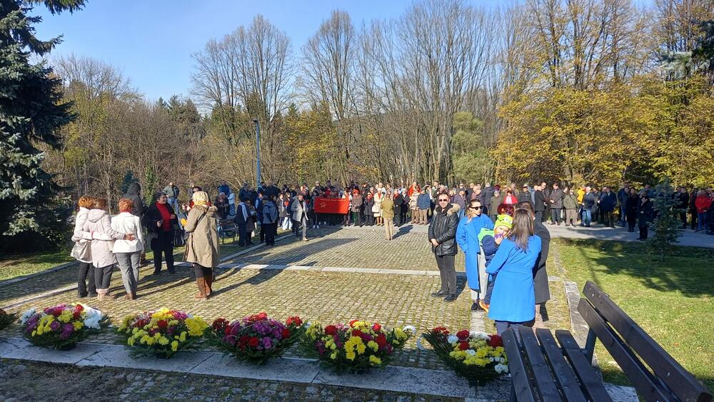 <p>Predsjednik Opštine Pljevlja smatra da će se 20. novembar zadnji put slaviti kao Dan opštine s obzirom da se skupštinska većina nedavno usvojila 27. oktobar za novi dan Opštine</p>
