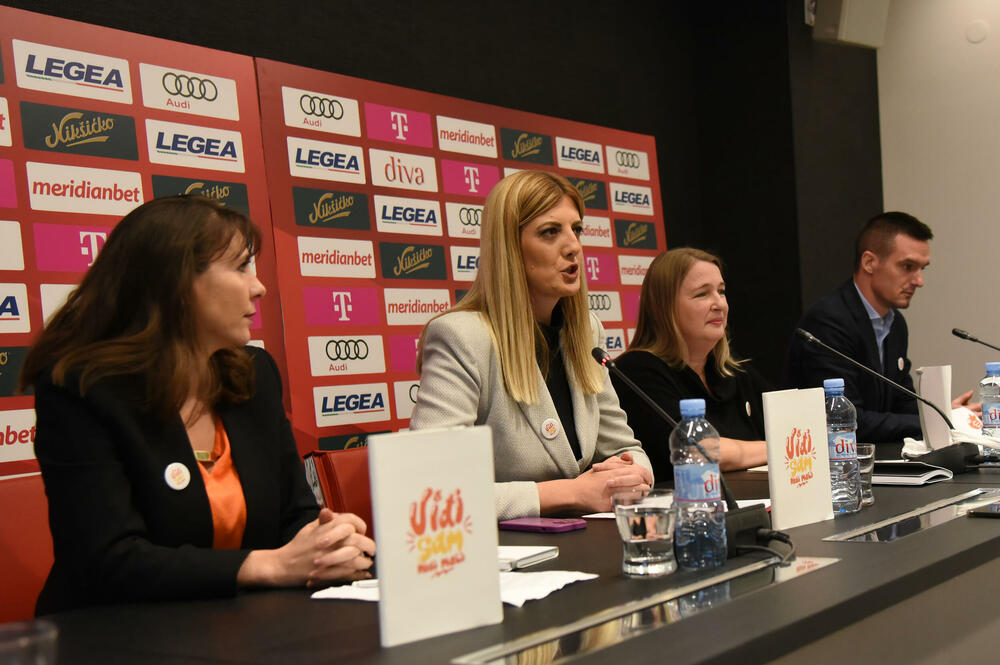 <p>"Edukacijom mladih želimo doprijeti do svake ćelije društva. Uključivanje Jovetića i Savića pojačava našu poruku i naglašava hitnost reakcije svih nas kako bi se nasilje spriječilo i suzbilo", rekla je Leirtoe</p>