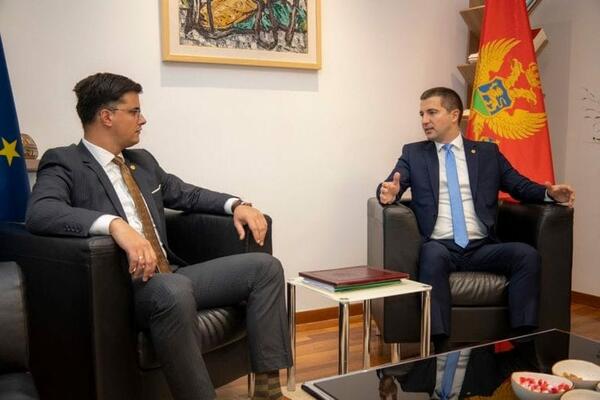 Bečić i Šaranović: Država neće stati dok ubica ne bude uhapšen