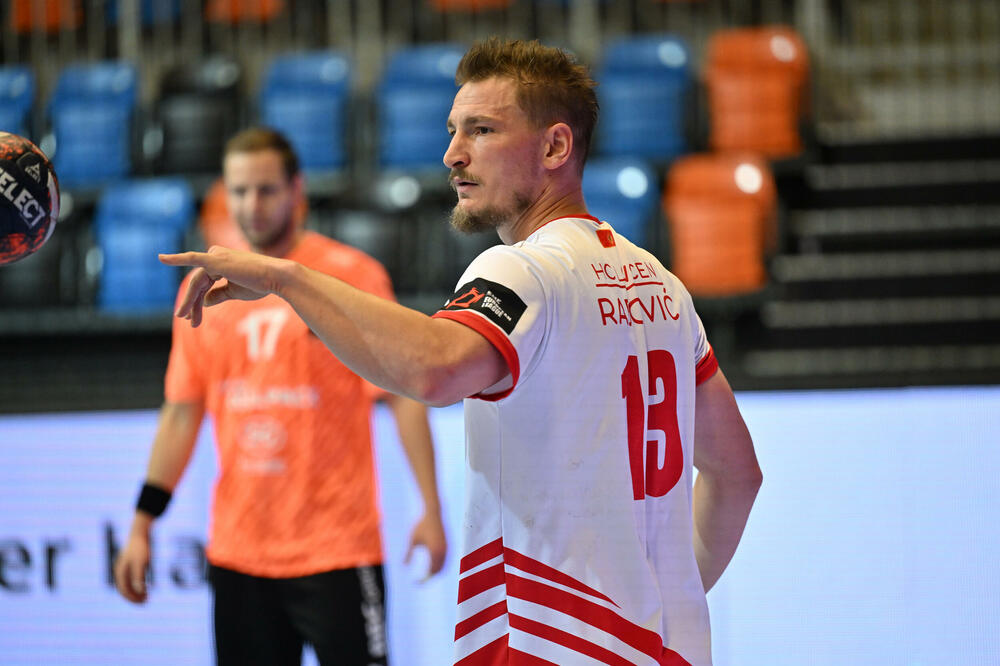 <p>Tim Pera Miloševića serijom 4:0 početkom 2. poluvremena prišao na 17:16, ali tada stao i doživio treći poraz dvocifrenom razlikom u EHF Evropskoj ligi - 36:26</p>