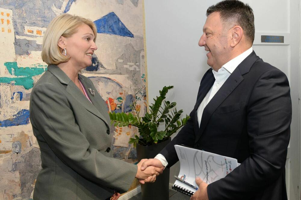 Gradonačelnica Olivera Injac i predsjednik kluba Dragan Bokan, Foto: KK Budućnost Voli