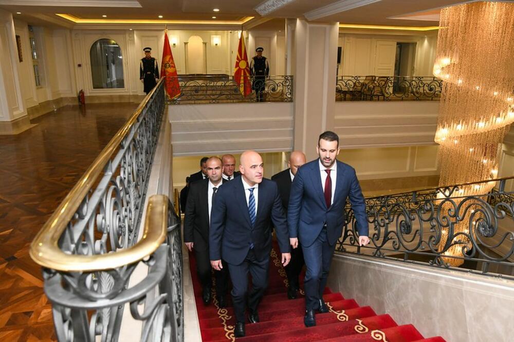 <p>“Vrijeme je da se prevaziđu regionalni konflikti koji traju predugo”, poručio je Stoltenberg</p>