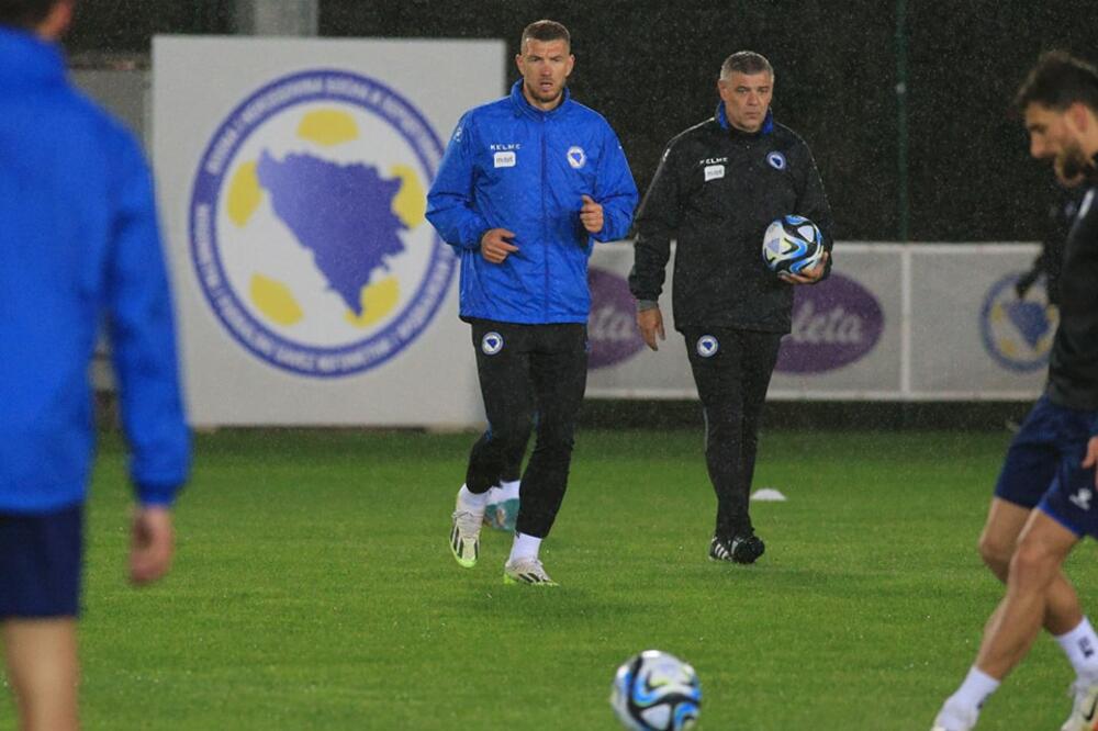 BiH juri istorijski plasman na Euro: Edin Džeko i selektor Savo Milošević na treningu "zmajeva", Foto: Nogometni savez Bosne i Hercegovine (Facebook)