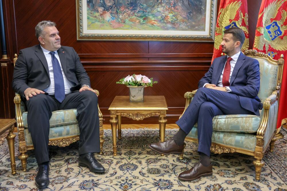 milatović crvrni krst