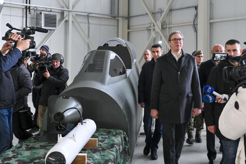 Vučić na vojnom aerodromu u Batajnici, Foto: BETAPHOTO