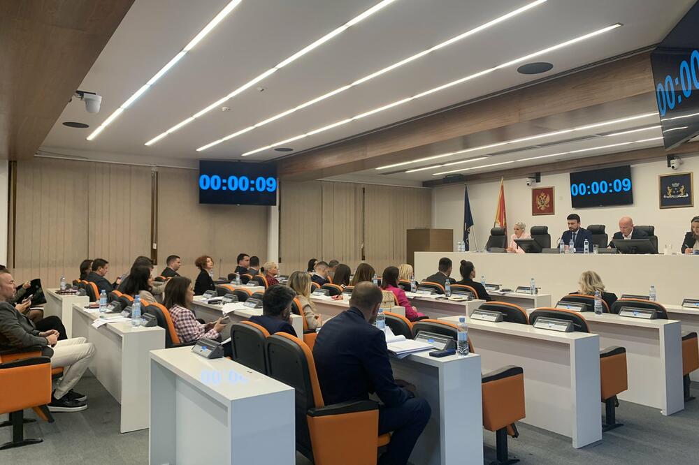Sa sjednice SO Budva, Foto: Vuk Lajović