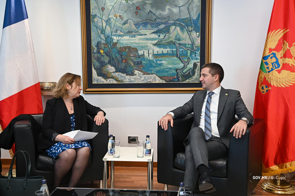 Maske i Bečić, Foto: Vlada Crne Gore