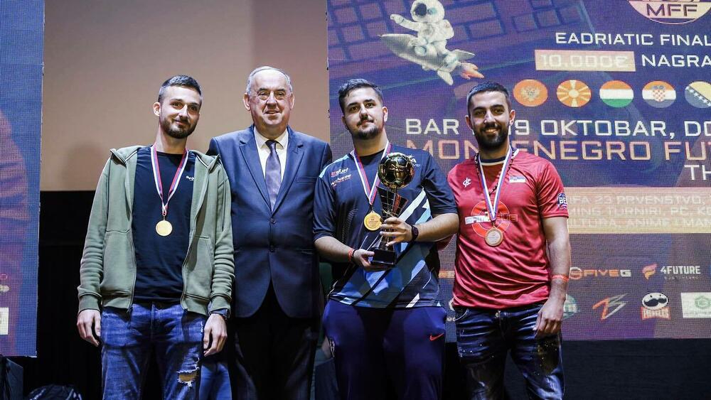 Pobjednici turnira u Baru sa bivšim Ministrom Laloševićem