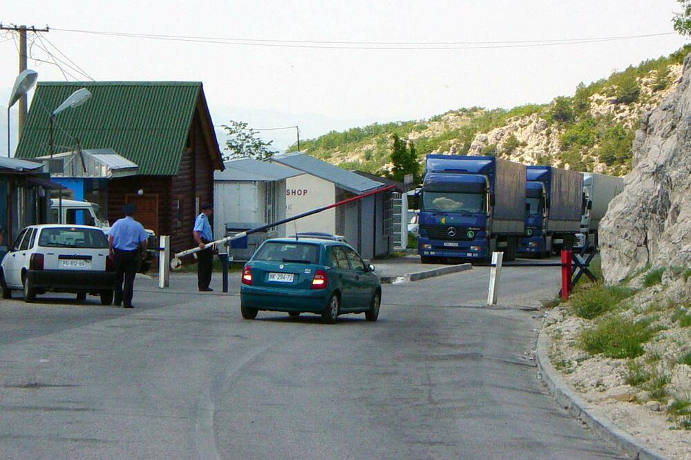 Granični prelaz Vraćenovići, Foto: Boris Pejovic