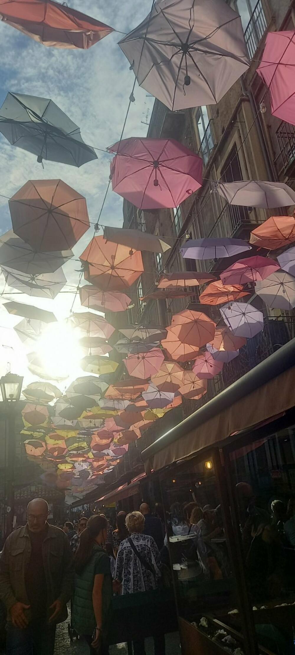 Ulica pod kišobranima