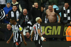 Njukasl za 90 sekundi slomio Čelsi, preokret Vest Hema u nadoknadi